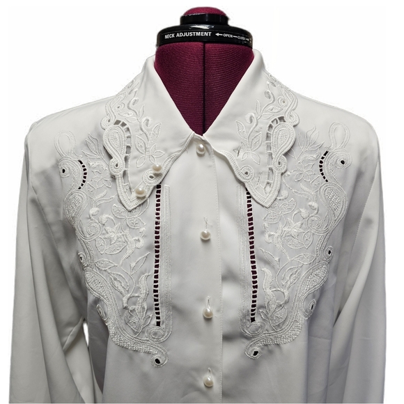 Christie & Jill 80's Vintage Elegant White Embroidered Women's Blouse - Picture 2 of 15